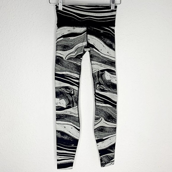 Lululemon Speed Wunder Nulux Tight in Marbled Mix Speed Wunder 50 G White Black - Picture 10 of 16